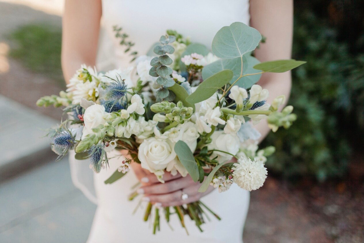We have a variety of wedding arrangments!